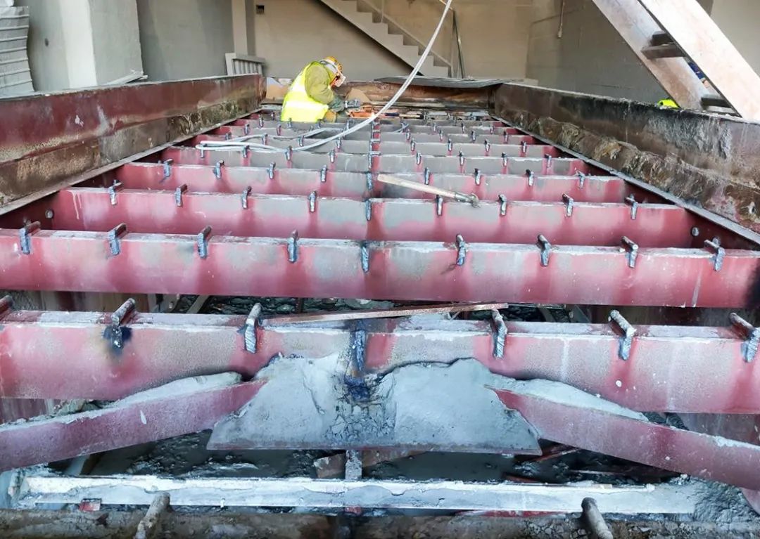 25587753f02c6ac6756402c84d3597b8